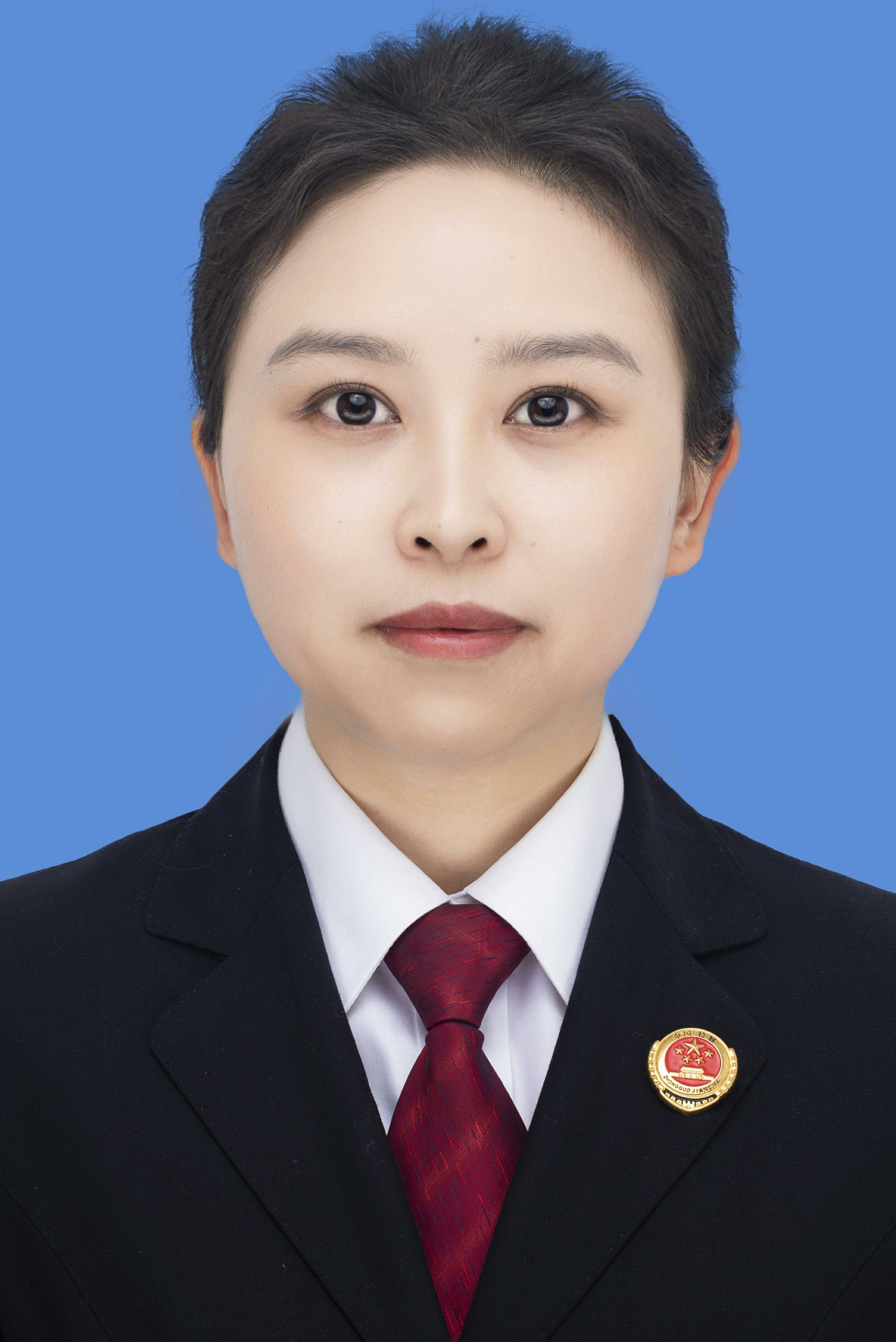 易潇.png